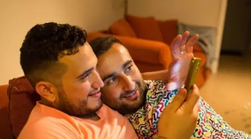叙利亚内战背后：两个叙利亚男同志的故事 - 51虹马