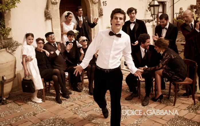 翻版樊野?名媛在苏梅岛的甜蜜婚礼其实是一场营销表演 - 51虹马 翻版樊野?名媛在苏梅岛的甜蜜婚礼其实是一场营销表演 - 51虹马