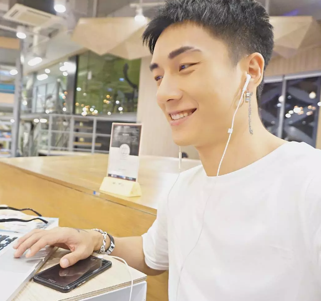 网红麻豆黑料频频被扒，再好的肉都挡不住这么黑 - 51虹马