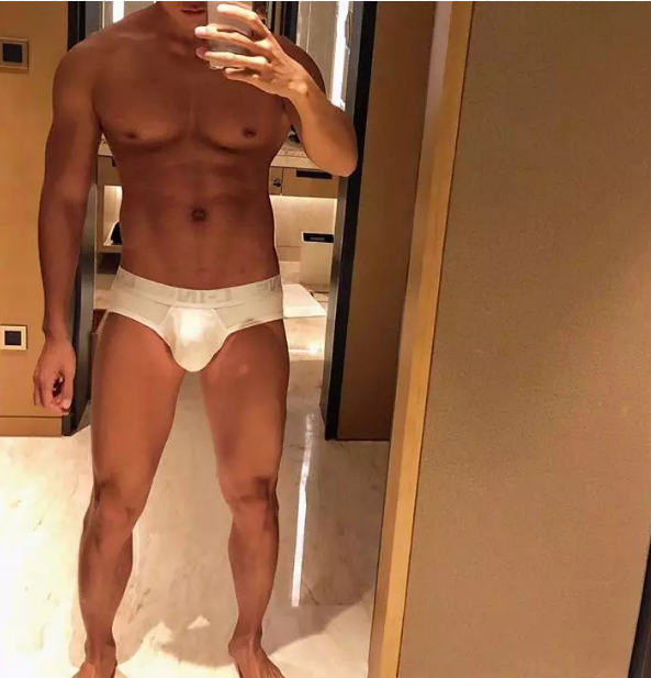 上海网红大方造福中餐迷弟,未成年人禁止入内 - 51虹马 上海网红大方造福中餐迷弟,未成年人禁止入内 - 51虹马