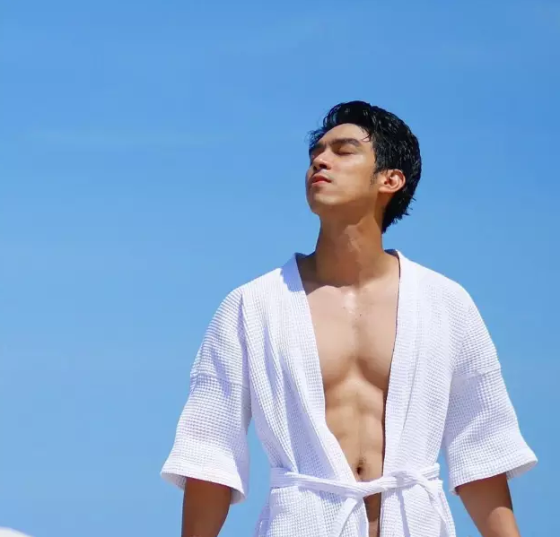 看点∣网红小鲜肉男模姿势太撩人,满屏好肉太惹火! - 51虹马 看点∣网红小鲜肉男模姿势太撩人,满屏好肉太惹火! - 51虹马