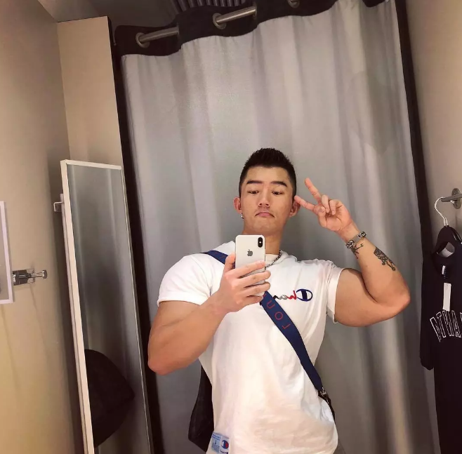 网红直言吸遍上海所有优质攻？ - 51虹马