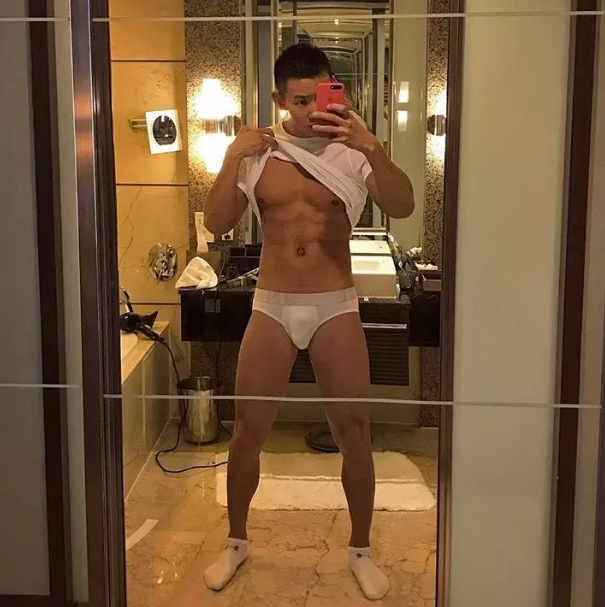 上海网红大方造福中餐迷弟,未成年人禁止入内 - 51虹马 上海网红大方造福中餐迷弟,未成年人禁止入内 - 51虹马