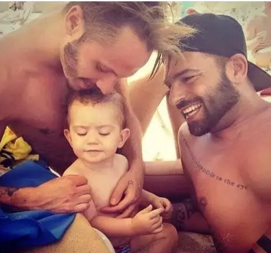 同志养出的孩子就会成为同性恋?同志养孩子有多难? - 51虹马 同志养出的孩子就会成为同性恋?同志养孩子有多难? - 51虹马