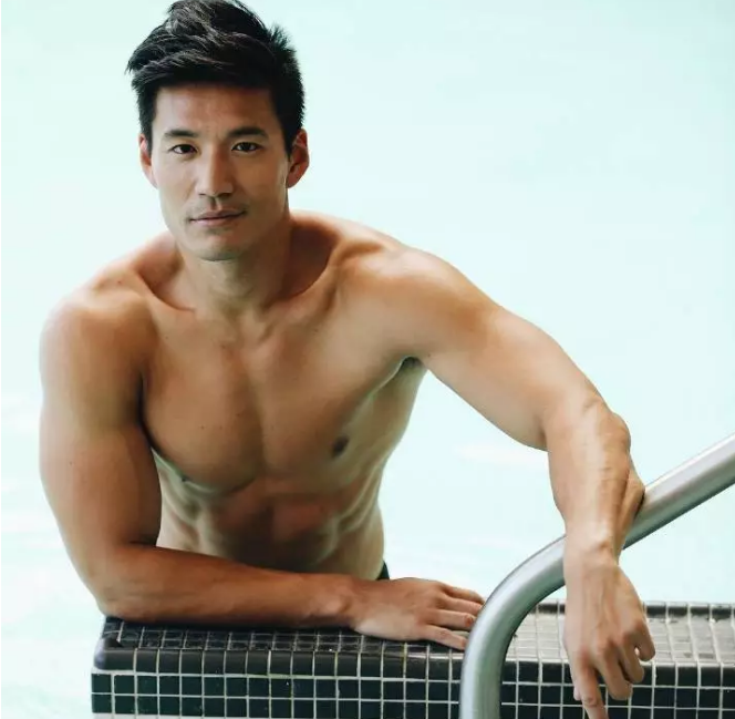 亚洲男人不够强壮？健身教练拍片力证 - 51虹马