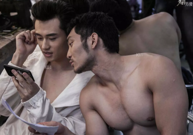 云翔之《三十儿立》抢先版已出  免费在线看 - 51虹马