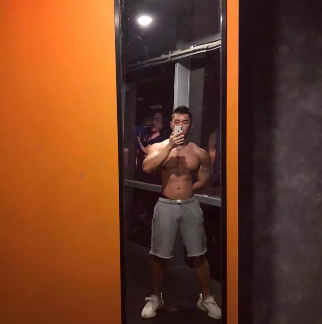 网红直言吸遍上海所有优质攻？ - 51虹马