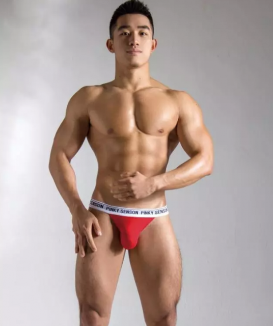 目的地酒吧的GOGO-BOY，沉醉在他的胸肌不能自拔 - 51虹马