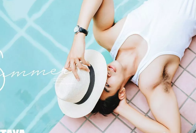 看点∣网红小鲜肉男模姿势太撩人,满屏好肉太惹火! - 51虹马 看点∣网红小鲜肉男模姿势太撩人,满屏好肉太惹火! - 51虹马