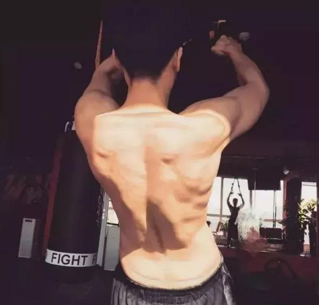 看点∣扒到海澜之家男模队小哥哥,竟是190.C.M长腿篮球大大大大鲜肉! - 51虹马 看点∣扒到海澜之家男模队小哥哥,竟是190.C.M长腿篮球大大大大鲜肉! - 51虹马