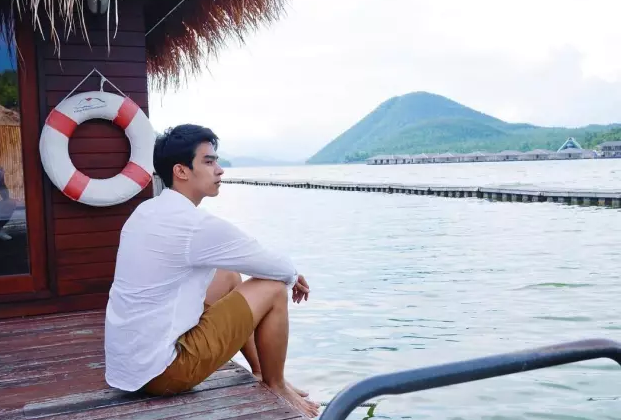 看点∣网红小鲜肉男模姿势太撩人,满屏好肉太惹火! - 51虹马 看点∣网红小鲜肉男模姿势太撩人,满屏好肉太惹火! - 51虹马