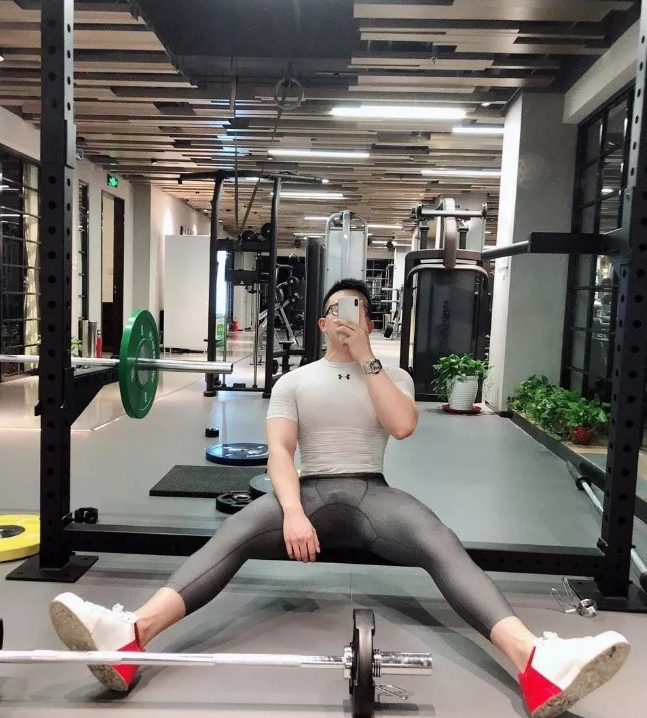 健身帅哥-51虹马