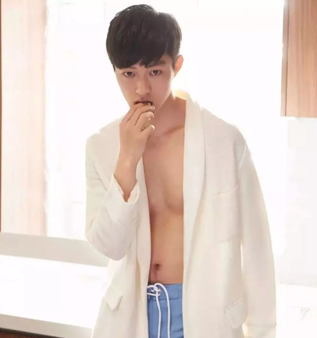 体育生室友,竟然是Gay?好慌 - 51虹马 体育生室友,竟然是Gay?好慌 - 51虹马