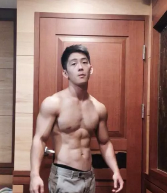 综艺天菜的他，确实迷倒我了。 - 51虹马