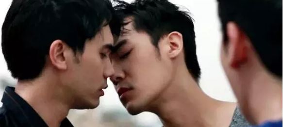 两攻一受三角恋。。。颜值都不错 - 51虹马