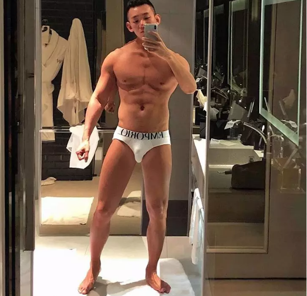 上海网红大方造福中餐迷弟,未成年人禁止入内 - 51虹马 上海网红大方造福中餐迷弟,未成年人禁止入内 - 51虹马