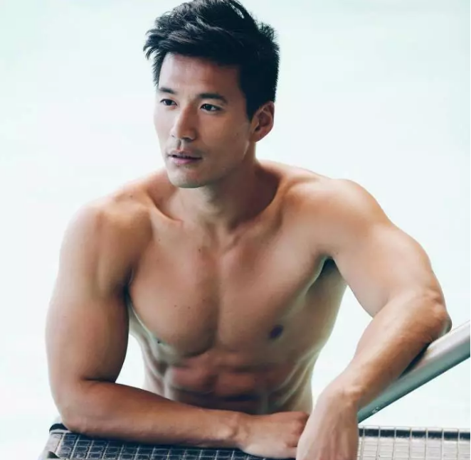 亚洲男人不够强壮？健身教练拍片力证 - 51虹马