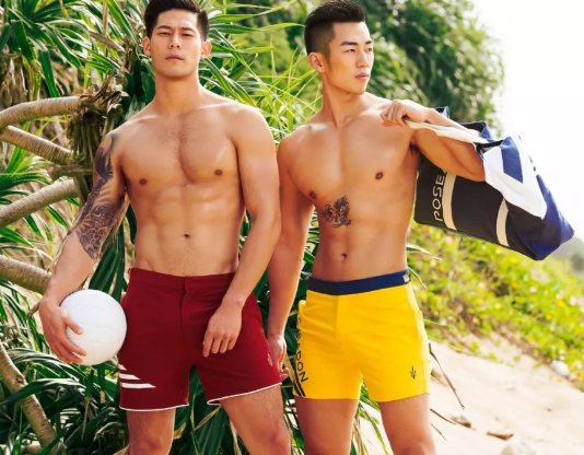 看点∣大胸筋肉帅哥海边脫衣拼性感好身材，荷尔蒙の味ル有点大~ - 51虹马