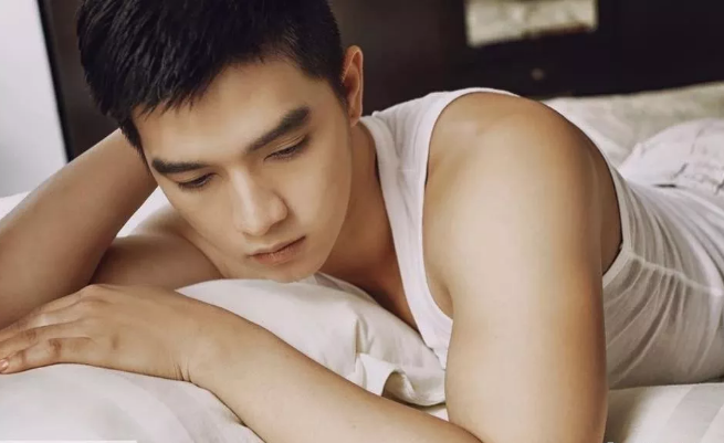 看点∣鲜肉男模肌肉身材照曾瘋传朋友圈，现在却化身乖巧的盯当喵！ - 51虹马