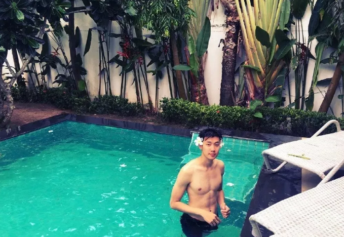 看点∣扒到海澜之家男模队小哥哥,竟是190.C.M长腿篮球大大大大鲜肉! - 51虹马 看点∣扒到海澜之家男模队小哥哥,竟是190.C.M长腿篮球大大大大鲜肉! - 51虹马