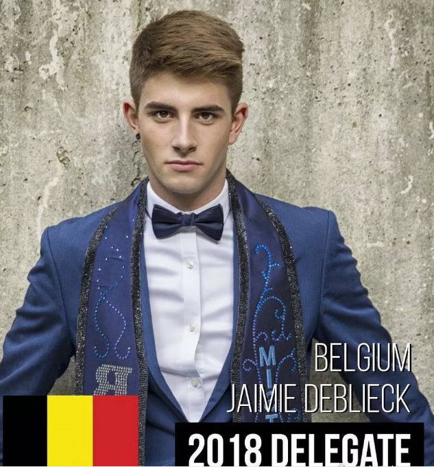 全球同志先生19岁人气选手，扒到了他饱满床照 - 51虹马