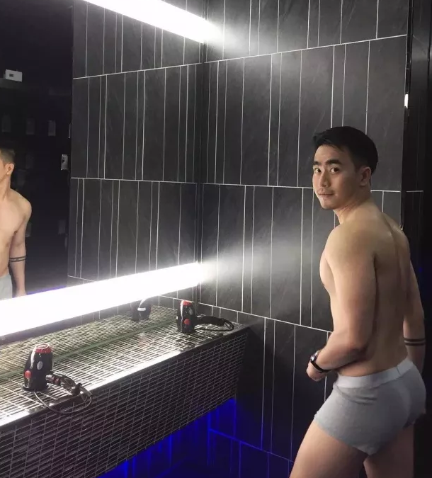 翘臀床照被无数人盗用，泼水节常客的越南名媛小编第一时间扒出来了！ - 51虹马