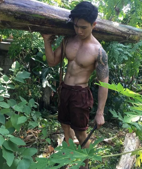 村口赤膊干活的野蛮弟弟 - 51虹马