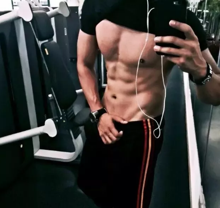 新生男模，雄性荷尔蒙爆棚 确定不来舔一波屏么？ - 51虹马