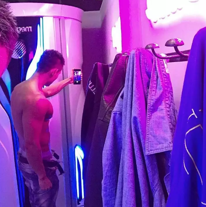 不爱穿衣服的上海名媛，真的很sexy？！ - 51虹马