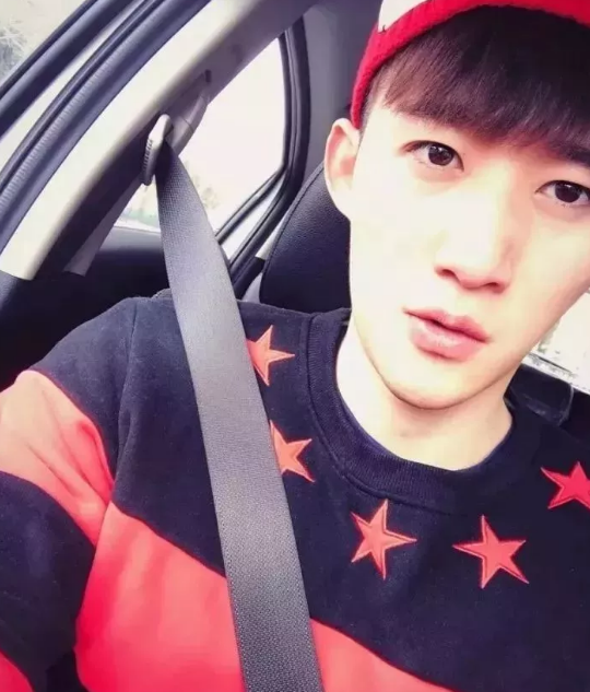 正装体育生蜜汁凸起 189的大长腿扒衣秀肉 - 51虹马