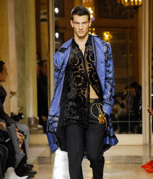 十七岁新晋国际男模出柜，居然不知道自己是... - 51虹马