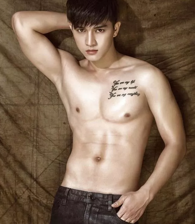 看点∣鲜肉男模肌肉身材照曾瘋传朋友圈，现在却化身乖巧的盯当喵！ - 51虹马