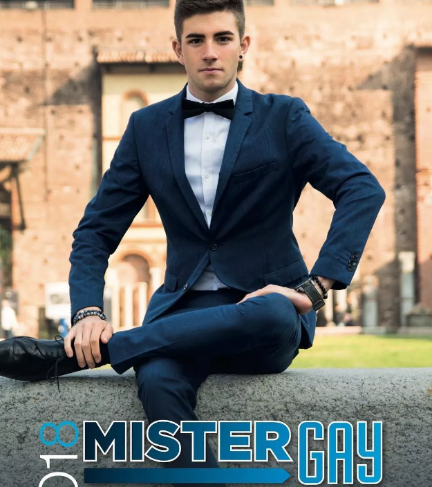 全球同志先生19岁人气选手，扒到了他饱满床照 - 51虹马