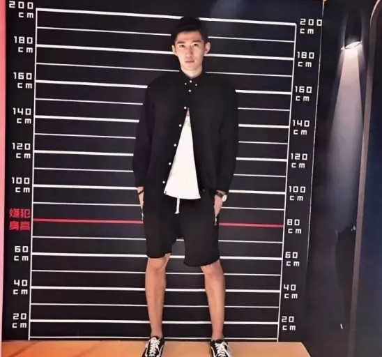 正装体育生蜜汁凸起 189的大长腿扒衣秀肉 - 51虹马