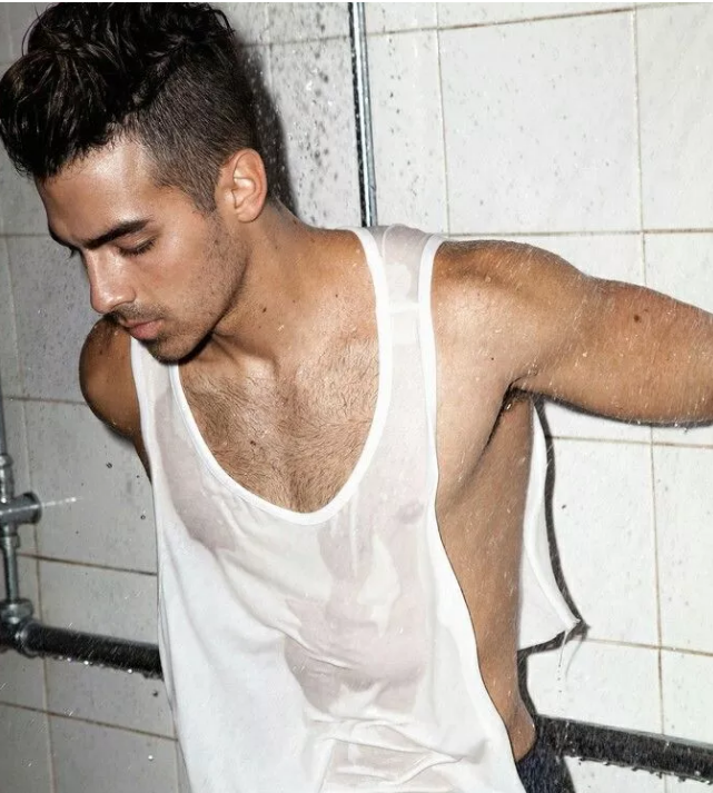 写真刷屏朋友圈!他是首位登上杂志的亚洲男模! - 51虹马 写真刷屏朋友圈!他是首位登上杂志的亚洲男模! - 51虹马