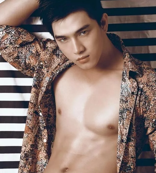 看点∣鲜肉男模肌肉身材照曾瘋传朋友圈，现在却化身乖巧的盯当喵！ - 51虹马