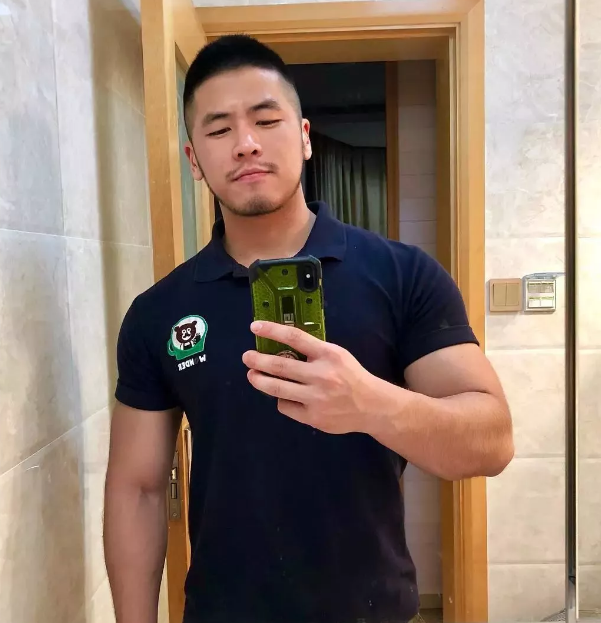 被他的毛毛吓到，让人忍不住想去榨汁。 - 51虹马