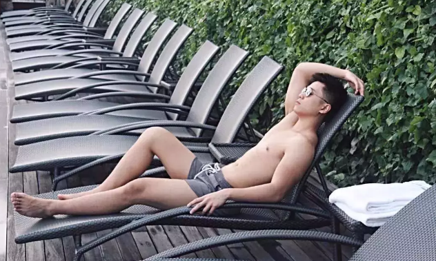 犬颜纯情筋肉小哥，除了照片还有视频！ - 51虹马