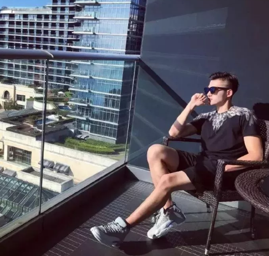 正装体育生蜜汁凸起 189的大长腿扒衣秀肉 - 51虹马