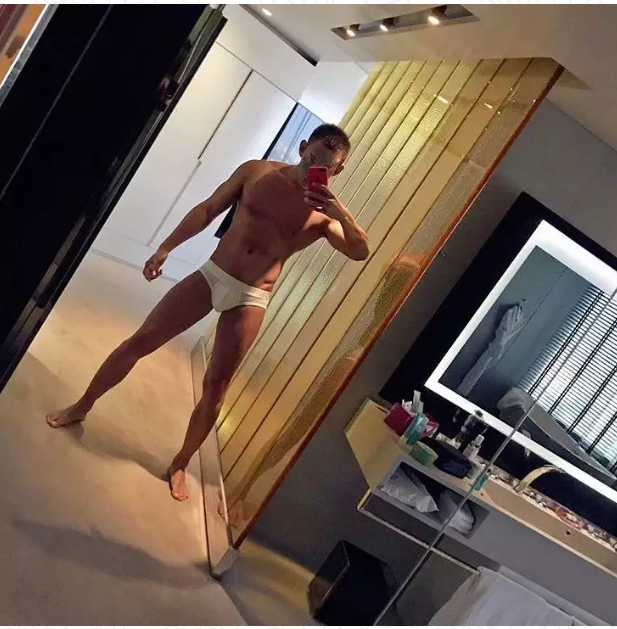 上海网红大方造福中餐迷弟,未成年人禁止入内 - 51虹马 上海网红大方造福中餐迷弟,未成年人禁止入内 - 51虹马