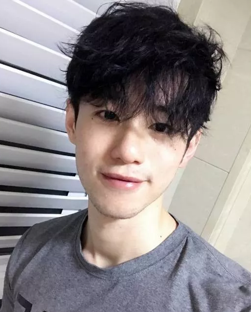 露肉视频男主浴室自.扒 性感帅哥玩刺激 - 51虹马