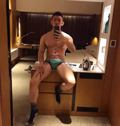 不爱穿衣服的上海名媛，真的很sexy？！ - 51虹马