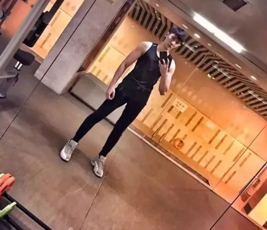 正装体育生蜜汁凸起 189的大长腿扒衣秀肉 - 51虹马