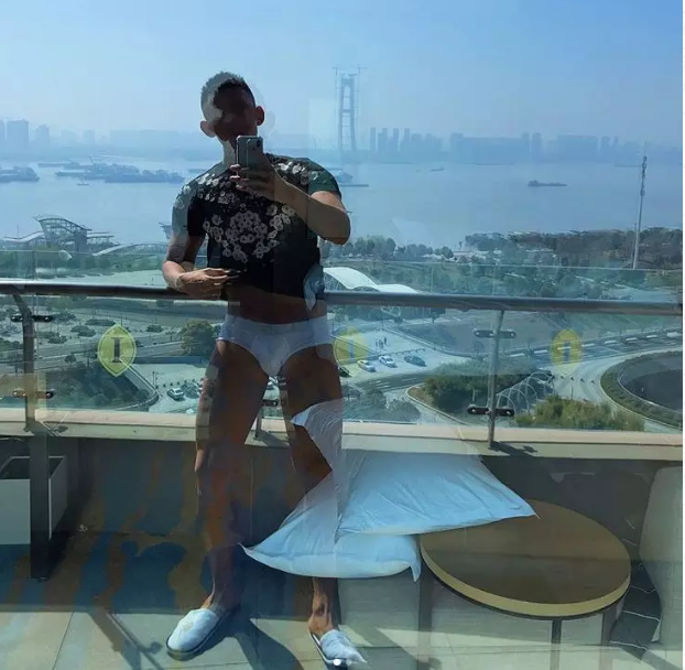 上海网红大方造福中餐迷弟，未成年人禁止入内 - 51虹马