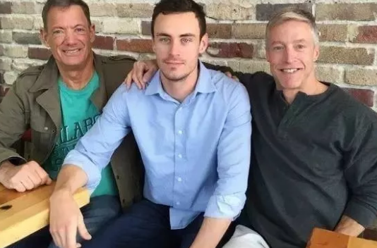 同志养出的孩子就会成为同性恋?同志养孩子有多难? - 51虹马 同志养出的孩子就会成为同性恋?同志养孩子有多难? - 51虹马