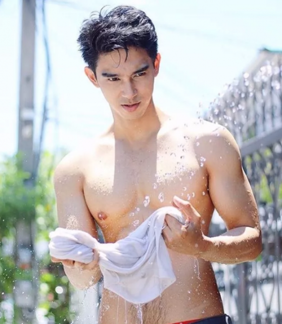 看点∣网红小鲜肉男模姿势太撩人,满屏好肉太惹火! - 51虹马 看点∣网红小鲜肉男模姿势太撩人,满屏好肉太惹火! - 51虹马