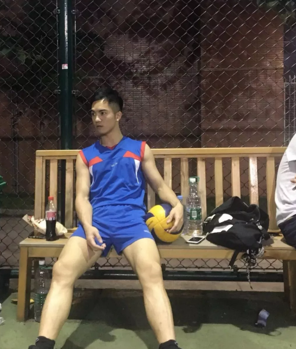 超过18的体育小哥哥，嫩到让人发怵 - 51虹马