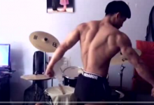 【小鲜肉】长得帅的肌肉男会打架子鼓超级帅-51虹马