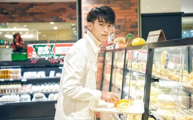 长腿老师撞脸陈晓纪凌尘，还有湿身诱惑超吸睛！-51虹马