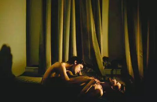 学弟用嘴给我带套套-51虹马